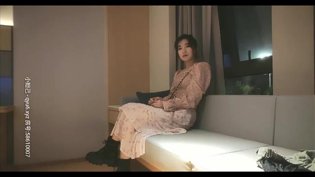 身段盘子很好的软萌小仙女沙发掰穴好粉嫩封面图