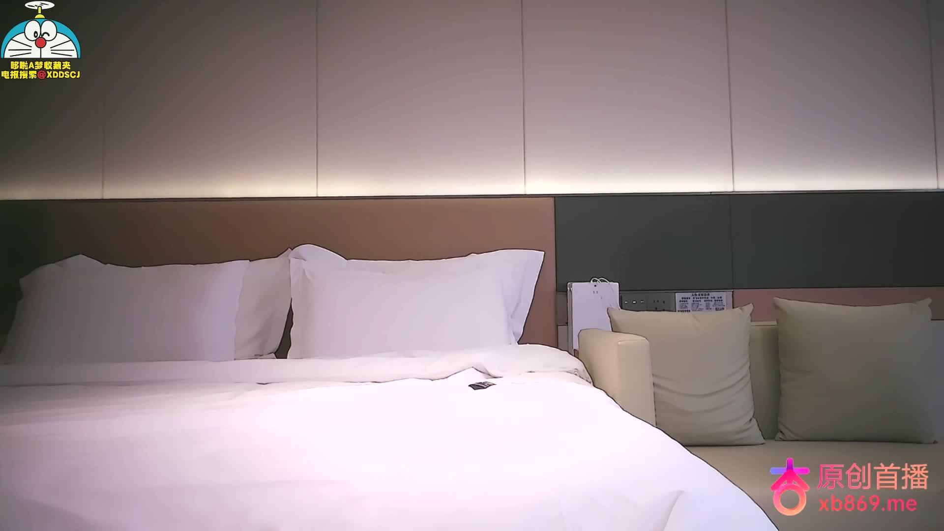 身材纤细服从性好各种姿势玩了一遍封面图