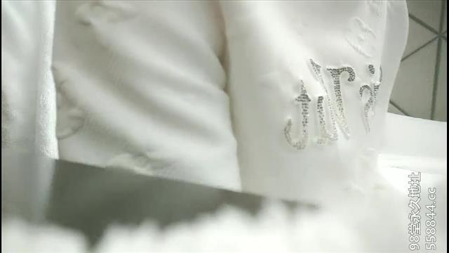 高质量外围妹子脱掉衣服互摸调情封面图