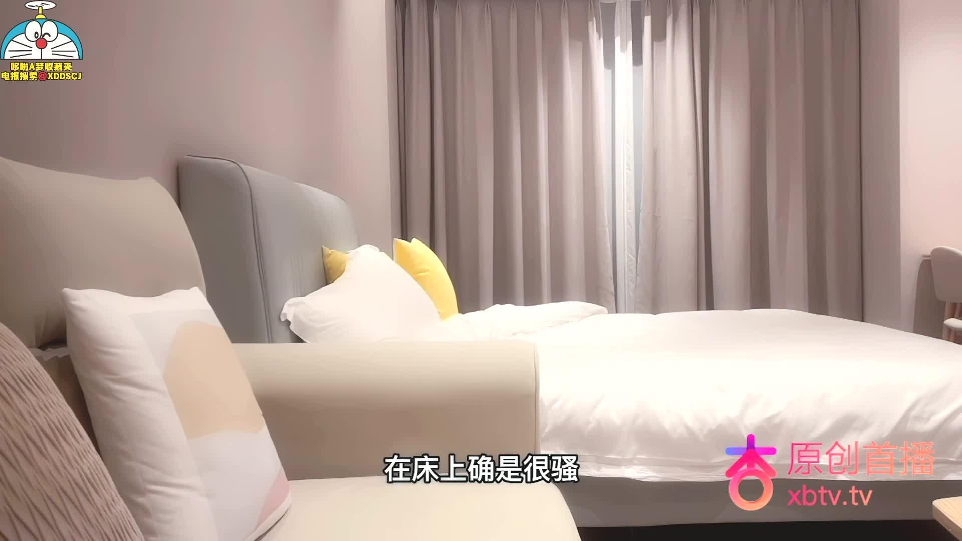 约了个反差学生妹皮肤雪白滑嫩封面图