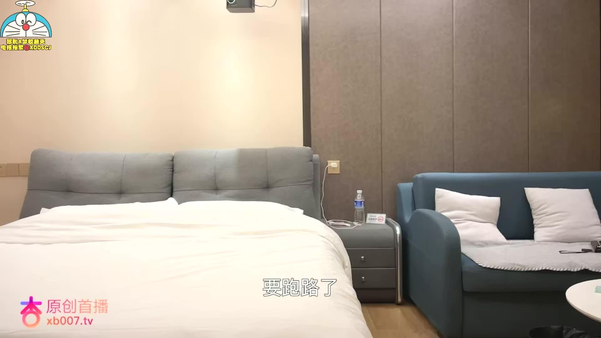身材苗条温柔型的美女胸部圆润性格好封面图