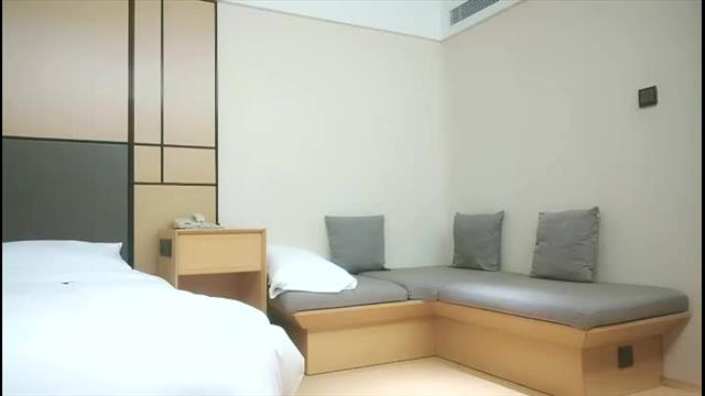 高端极品外围妹笑起来甜美大长腿封面图