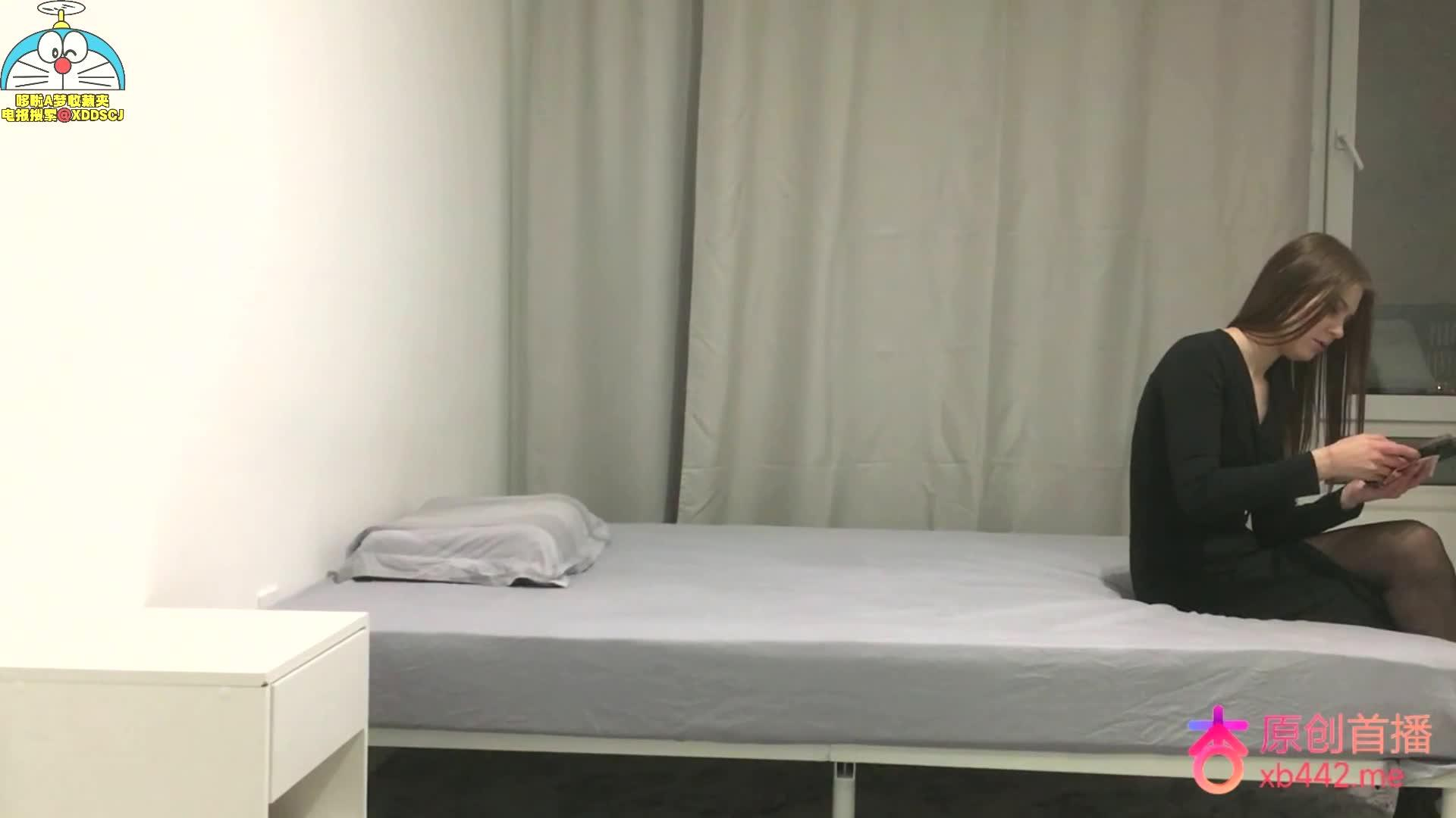 平时爱健身的妹子后入时屁股很有弹性封面图