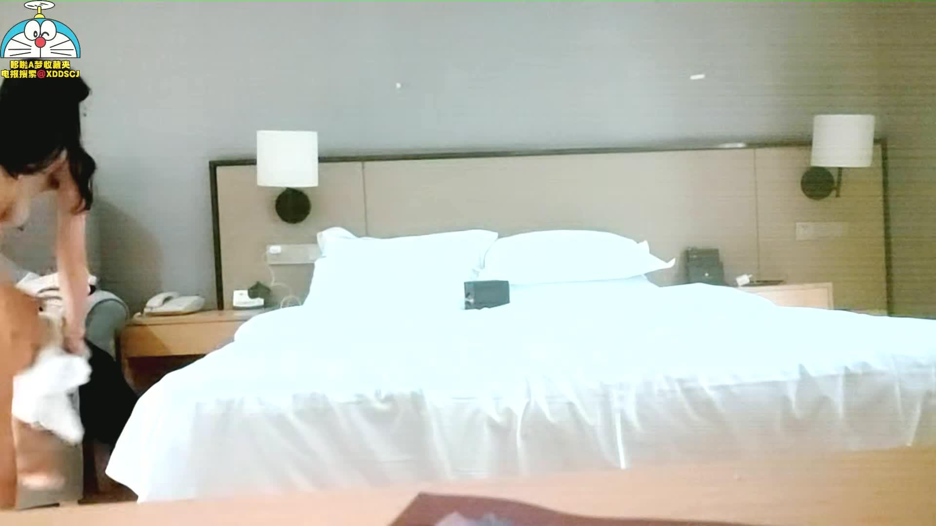 小美女胸大腰细乖巧配合激情高潮封面图