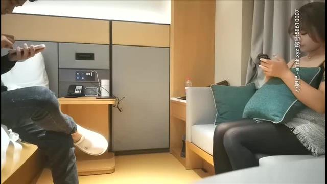 大奶丰满小姐姐封面图