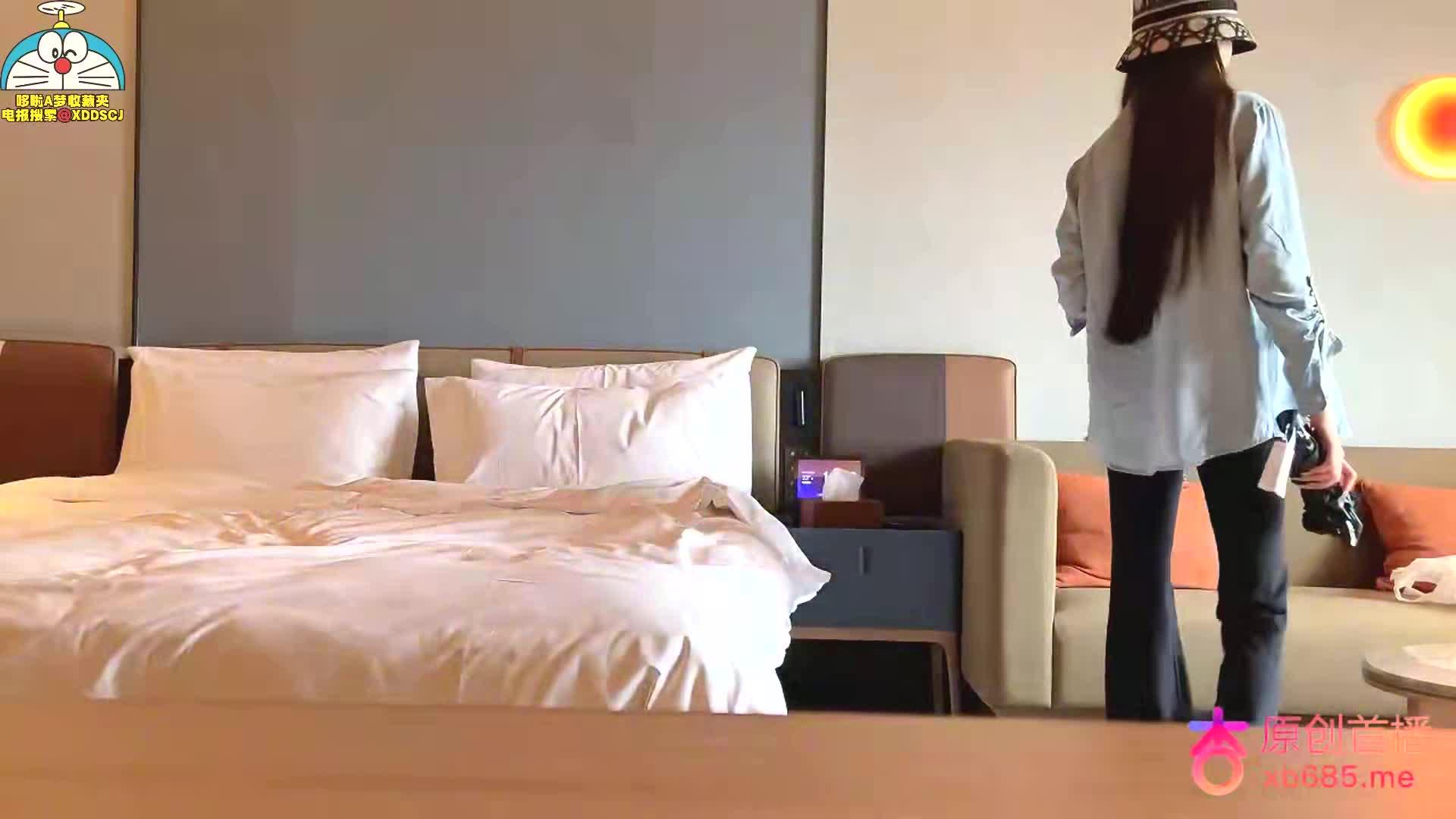 大长腿嫩模腰细屁股圆封面图