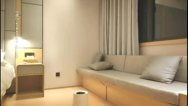 西装小姐姐苗条有颜封面图