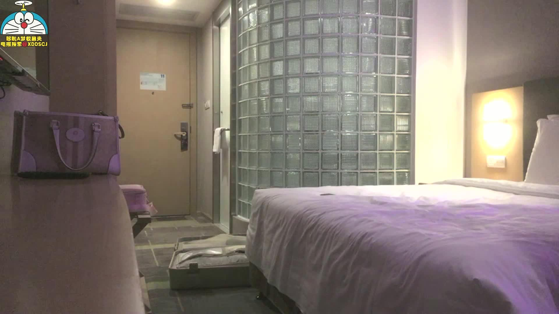 极品甜美嫩妹换上猫女郎情趣装封面图