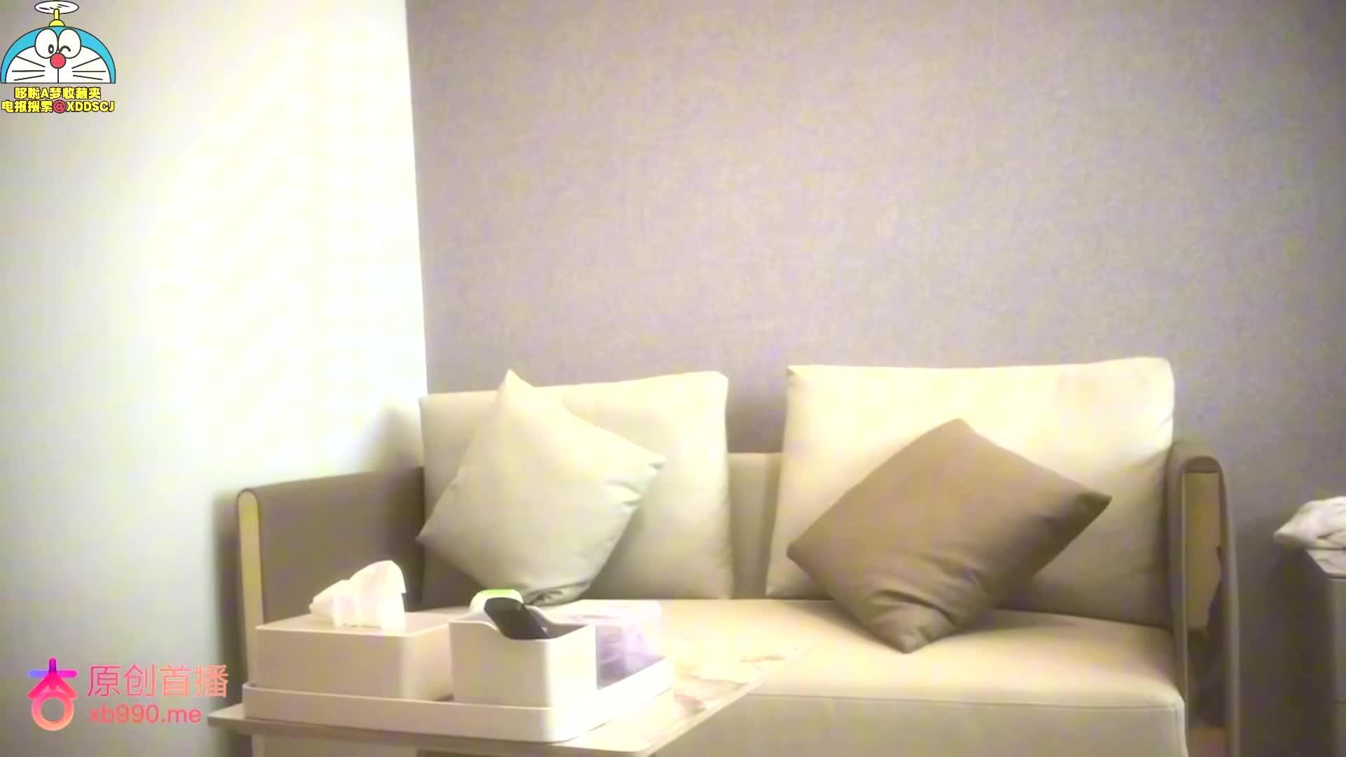 JK萌妹_穿着裙子和白袜直接啪啪封面图