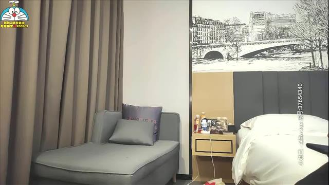 牛仔裤性感大奶妹子啪啪穿上连体丝袜后入封面图