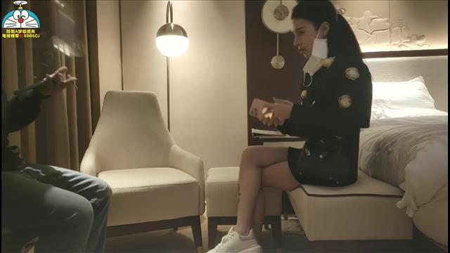 女神整场被偷偷拔套却毫无知觉封面图