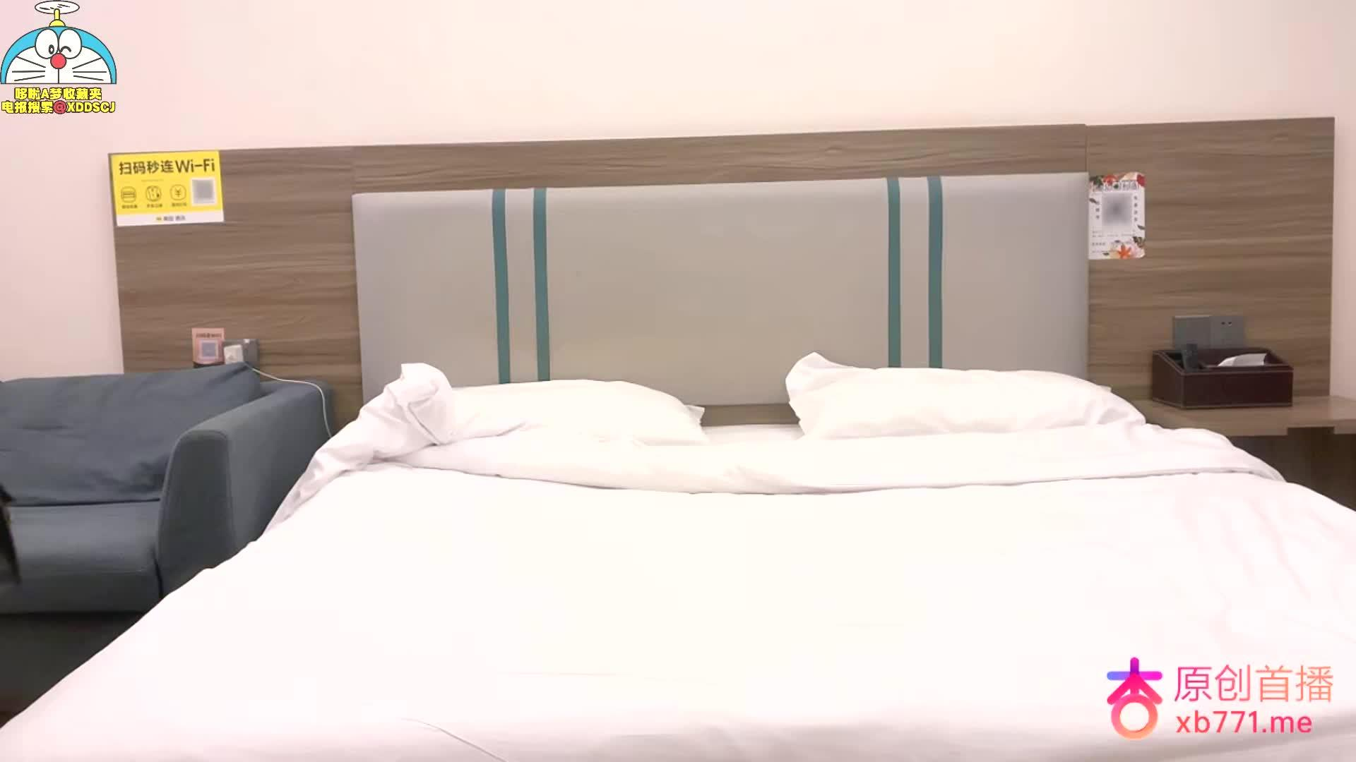 模样乖巧胸部又大又白操起来喊爸爸封面图