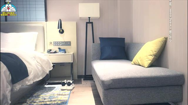 再约粉衣女啪啪封面图