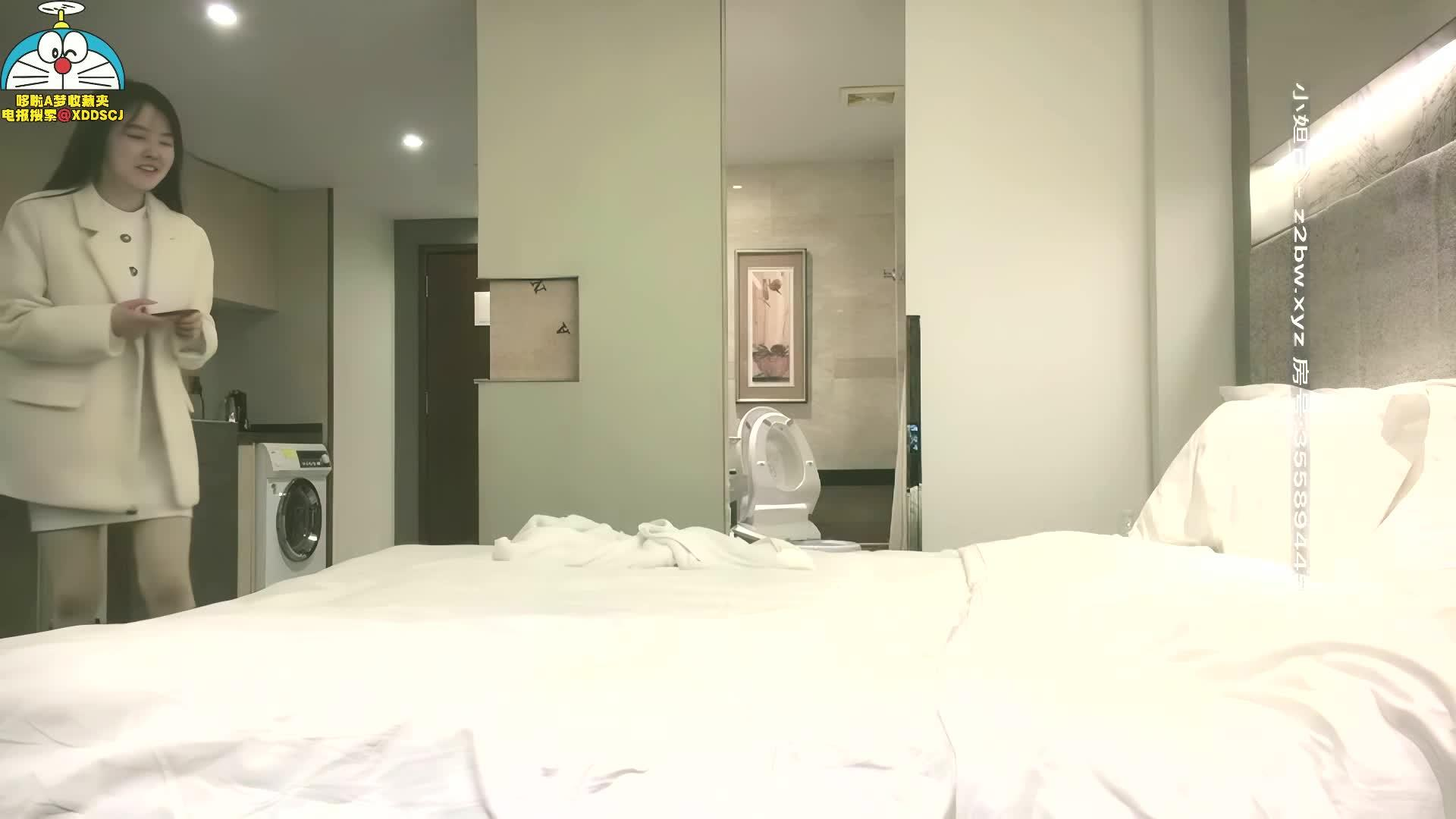 人瘦胸大极品空姐肉丝封面图