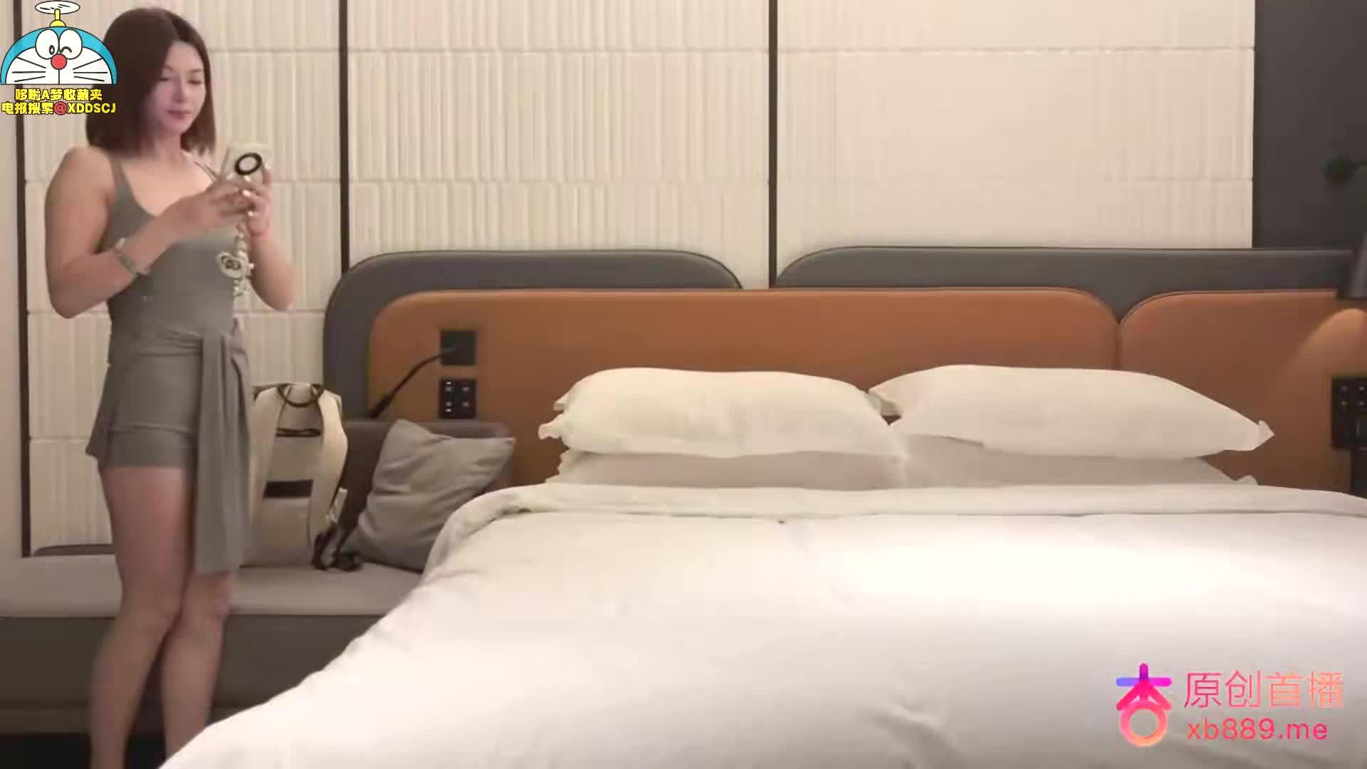 骚御姐小穴没毛干着还很有感觉封面图