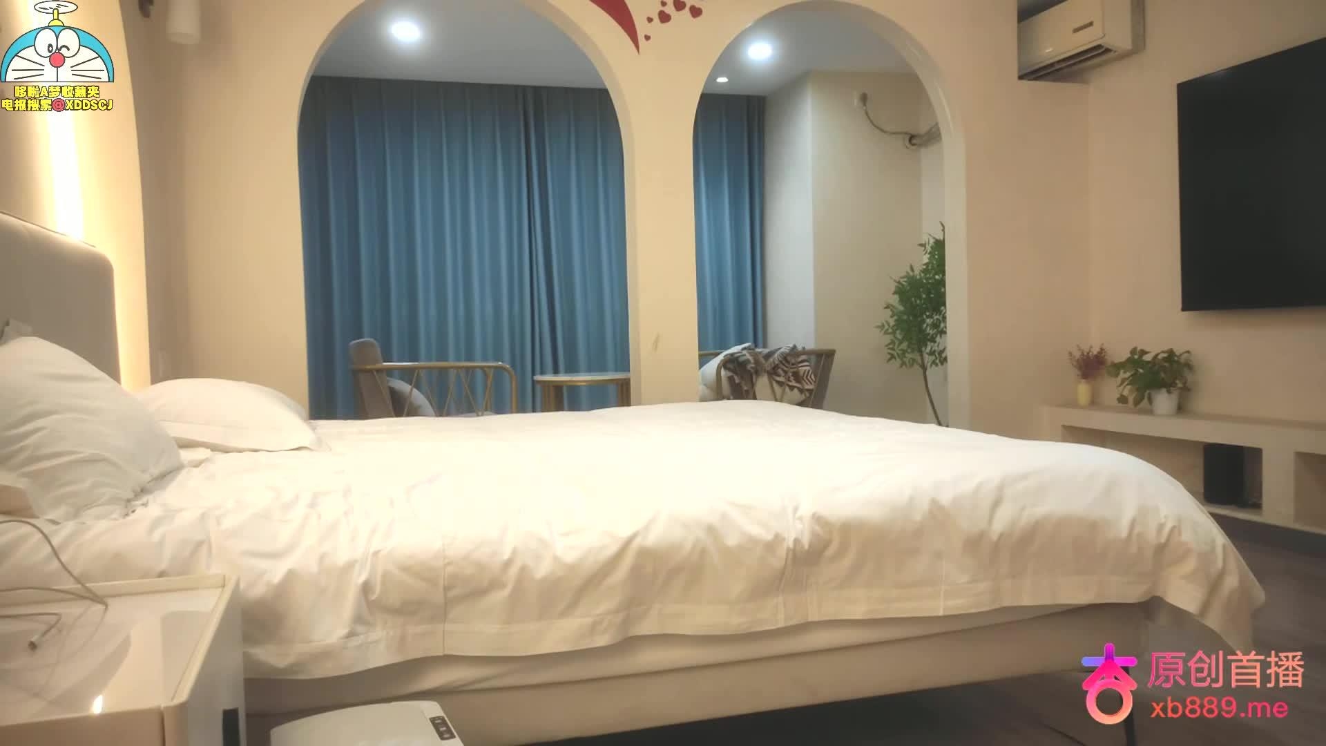 身材苗条的妹子封面图