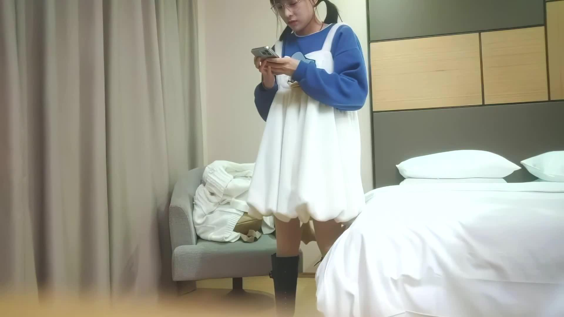 身材修长声音甜美 小娇乳小嫩穴封面图