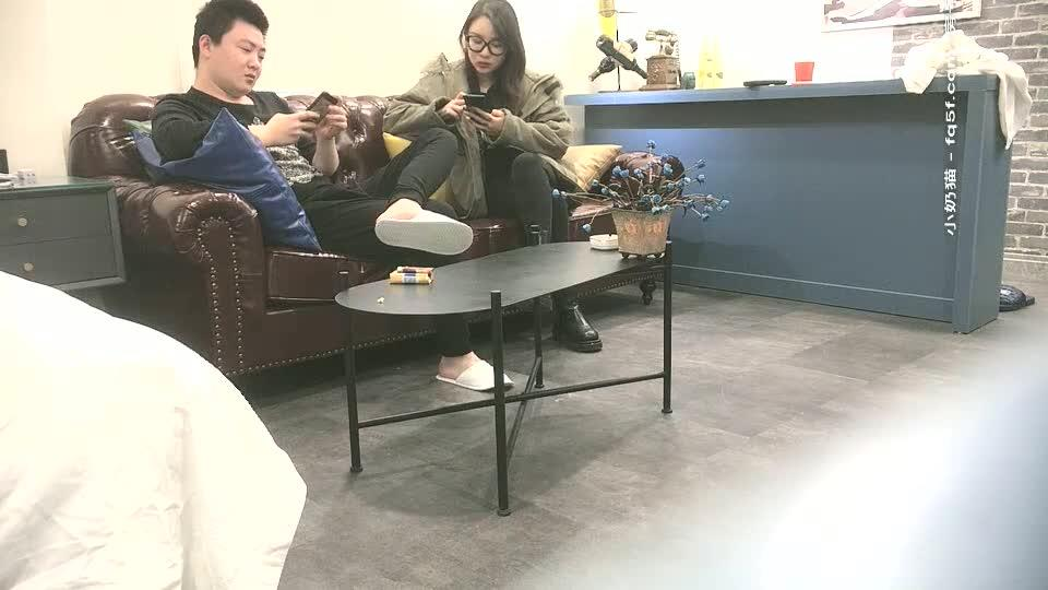 纹身美女长相苗条身材长腿封面图