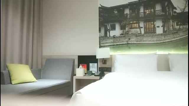 约女神猛操吸吮奶子揉捏封面图