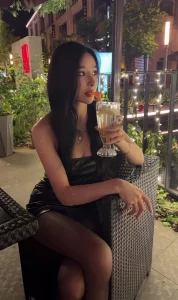 极品女友镜子里的她好美 才用力抽插几下就受不了封面图