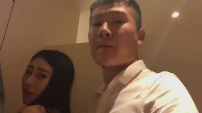 你这么骚 你老公知道么  内裤都不穿封面图