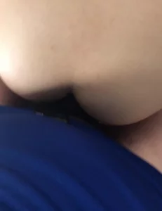 后入小母狗，完整版已上传至电报群封面图