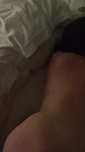 00后巨乳bbw后入淫语对白封面图