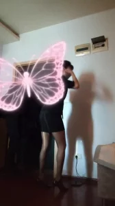 进门脱裤子就干，无奈小哥是个快枪手封面图