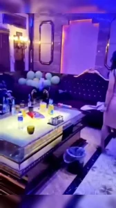 禁欲一月的骚妻有多疯狂？捆绑扣穴，大屁股用力夹紧单男封面图