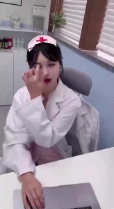 羊叔猎奇 风骚小护士封面图