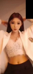 【章哥经典】裸聊高颜值小姐姐，脱了衣服展示舞蹈身材封面图