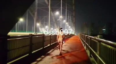 人前，都给看到了封面图