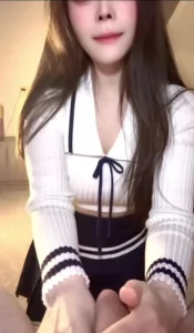 广东小网红给你舔舒服封面图