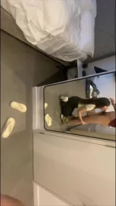 约了一个騷屄女大，进门就迫不及待的口交上了封面图