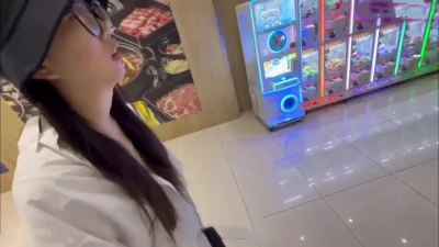 外表清纯眼镜妹，不为人知的母狗一面，一脸淫荡特别反差，后入骑乘狂操口封面图