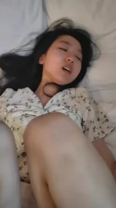 极品小母狗，完整版已上传至电报群封面图