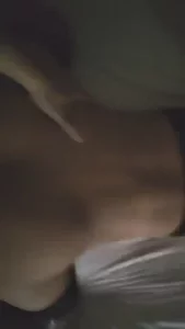 少妇吃不饱封面图