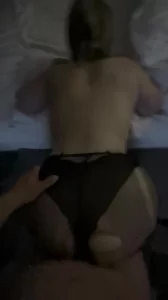 肥臀骚母狗封面图