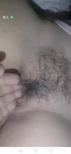 QQ网友看着老婆逼打飞机封面图