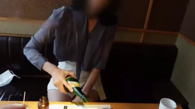 加入闺蜜和她老公一起做爱3P！还对自己老公说：你是不是就喜欢看我被别封面图