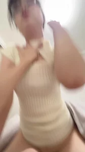 微胖眼镜骚货封面图