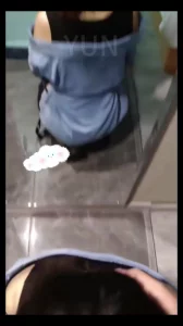 （原创）牛仔裙短靴女孩，沉浸式口交，拽着腰带无套后入封面图