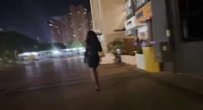 尾随极品少妇，入室按在桌子上操，强制口交内射，操到最后她老公回来了封面图