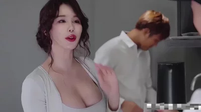 国语对白！奶子都包不住了，还怎么谈业务啊，是男人就忍不了封面图