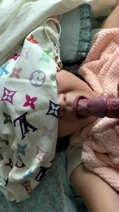 还是那个熟女阿姨封面图