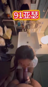 换上jk制服吃大肉棒封面图