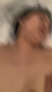 （完整露脸版）骚逼老婆被肏爽了，承认被前男友破的处，还说被很多人肏过封面图