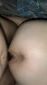 第一次拍后入老婆封面图