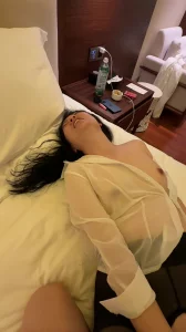 [原创] 体制内反差母狗穿黑丝、情趣内衣被玩弄，抠逼、吃鸡吧、馒头逼被操肿封面图