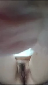 眼镜熟女自慰自拍封面图